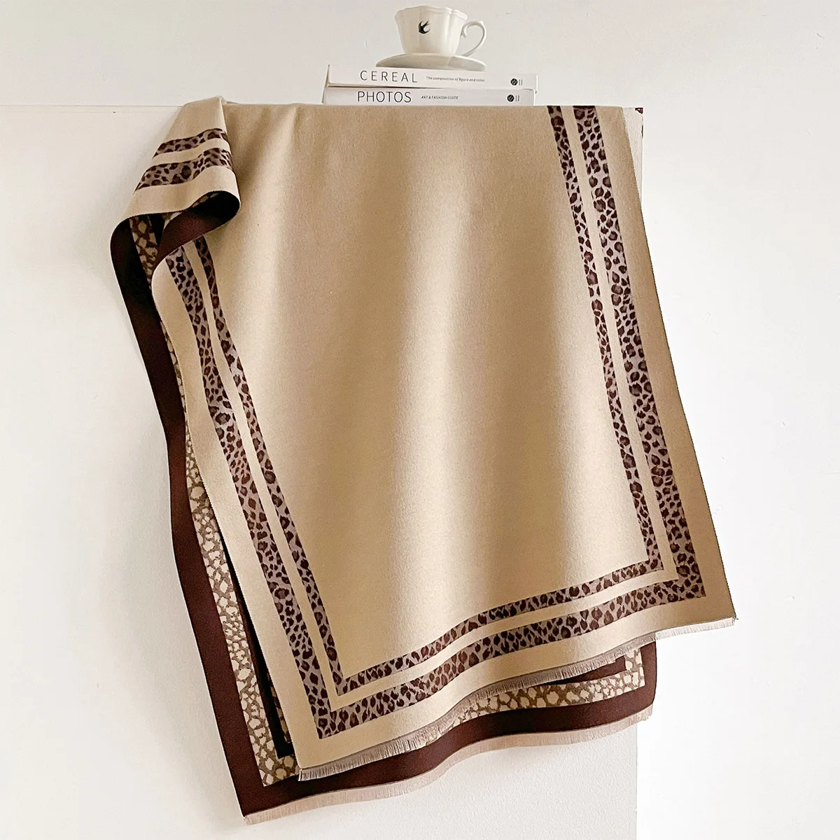 Зимний двусторонний теплый бол – обзор и цена Woven Scarf Blanket