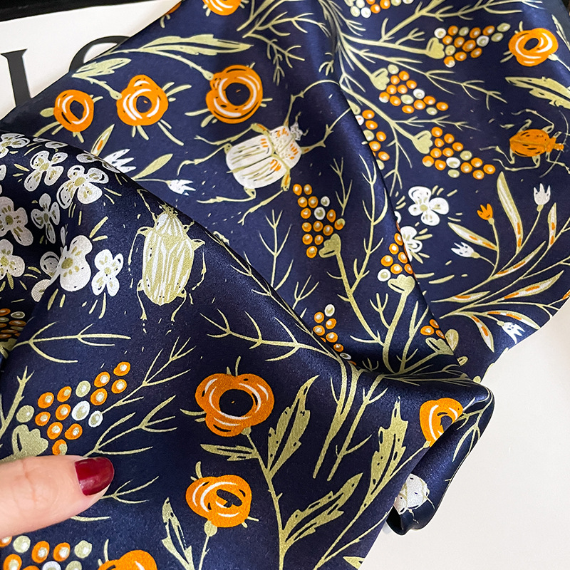 Модный шелковый квадратный пла – обзор и цена Face Scarf Mask